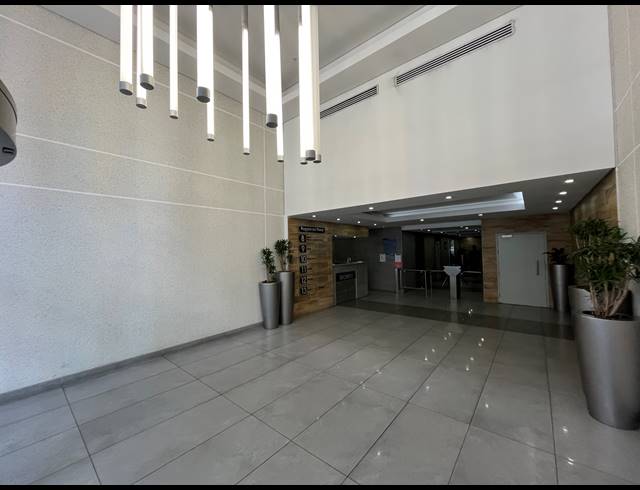 2,004M² OFFICE TO LET IN FORESHORE